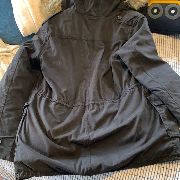 Fur lined coat - Picture 9 of 9